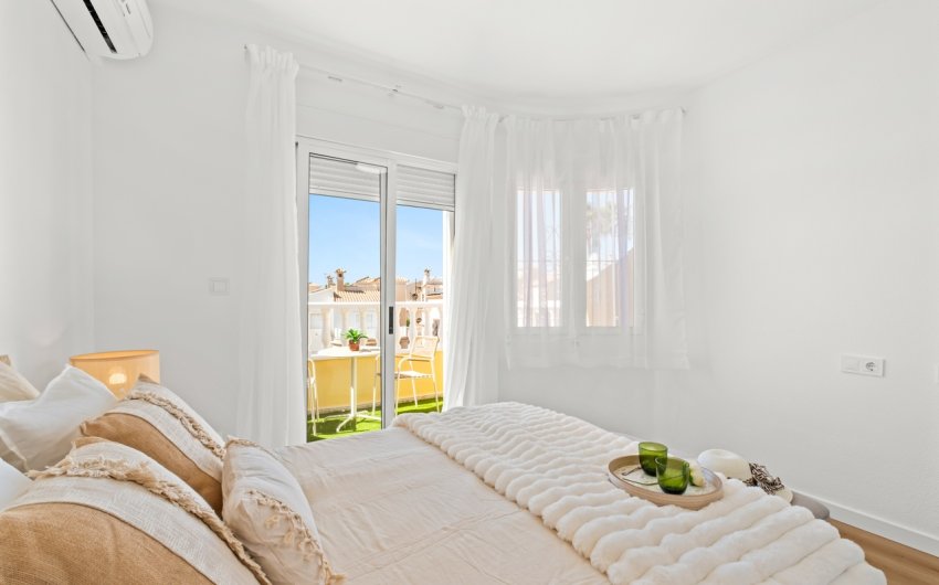 Herverkoop - Town House -
Villamartin - Costa Blanca
