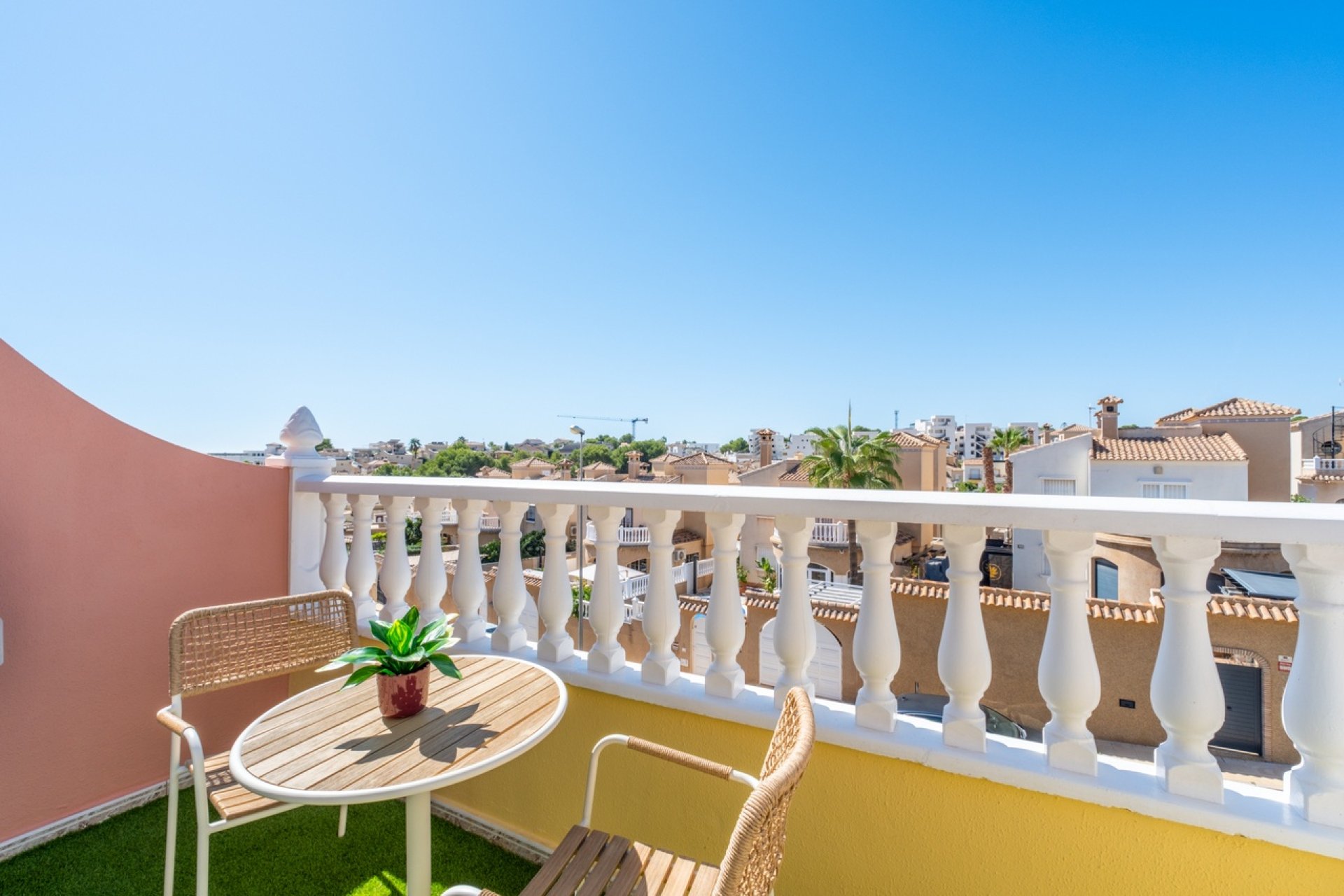 Herverkoop - Town House -
Villamartin - Costa Blanca