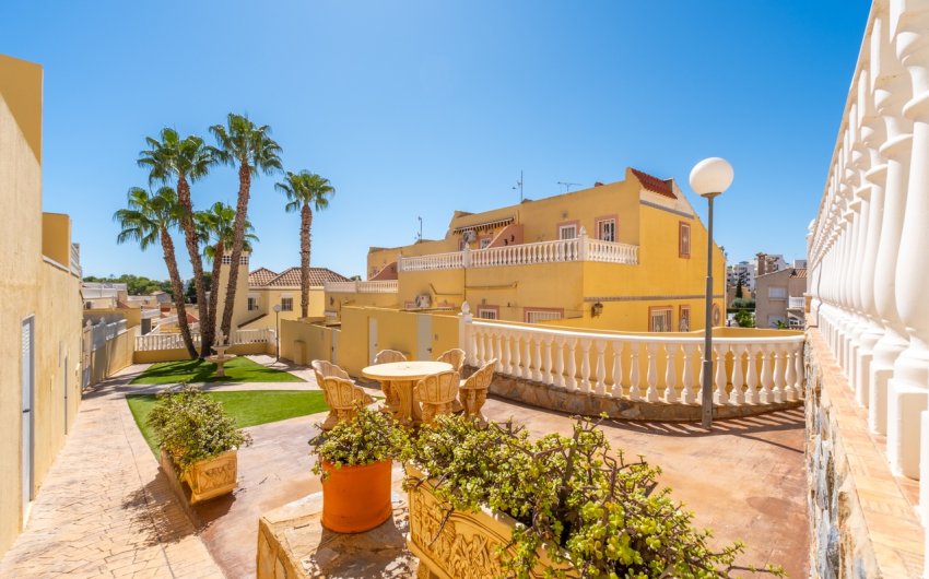 Herverkoop - Town House -
Villamartin - Costa Blanca