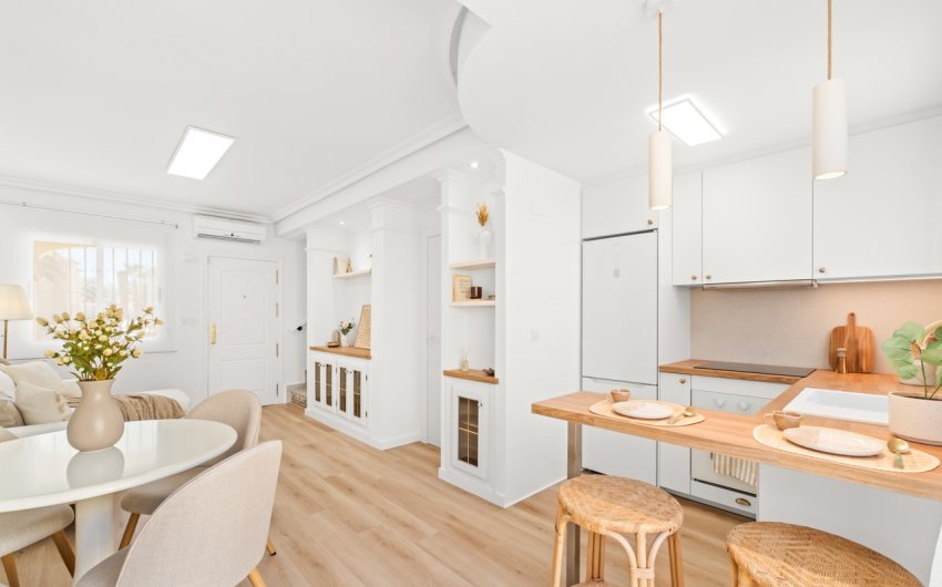 Herverkoop - Town House -
Villamartin - Costa Blanca