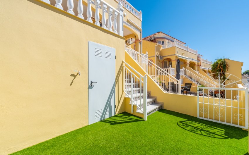 Herverkoop - Town House -
Villamartin - Costa Blanca