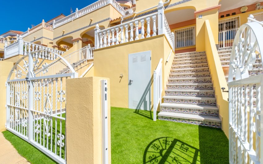 Herverkoop - Town House -
Villamartin - Costa Blanca