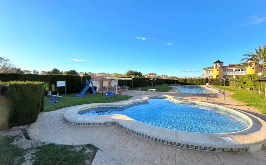 Herverkoop - Town House -
Villamartin - Costa Blanca