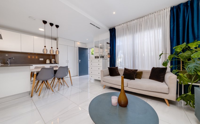Herverkoop - Town House -
Villamartin - Costa Blanca