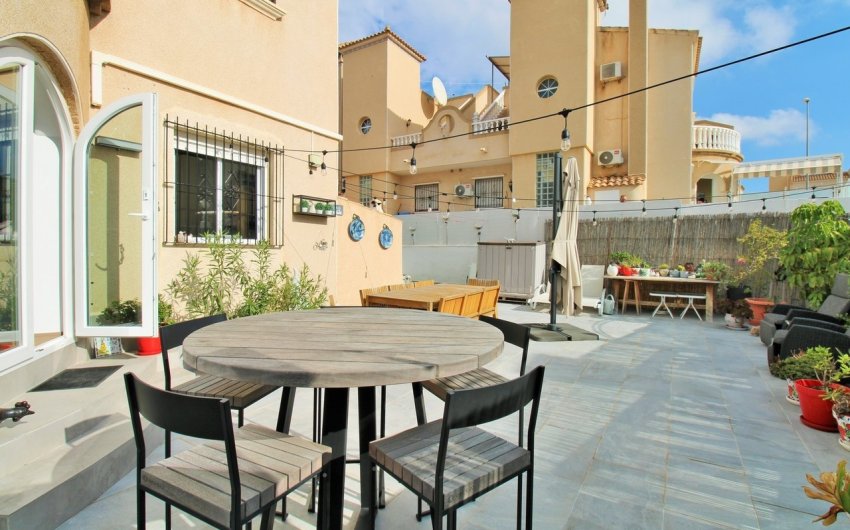 Herverkoop - Town House -
Villamartin - Costa Blanca
