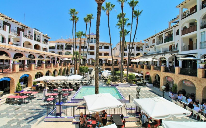 Herverkoop - Town House -
Villamartin - Costa Blanca