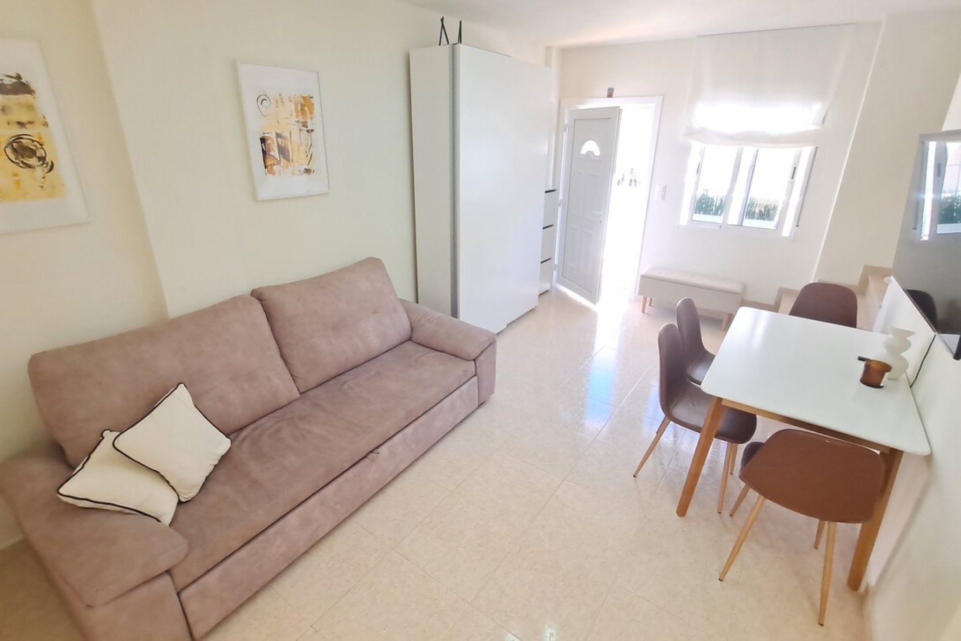 Herverkoop - Town House -
Villamartin - Las filipinas