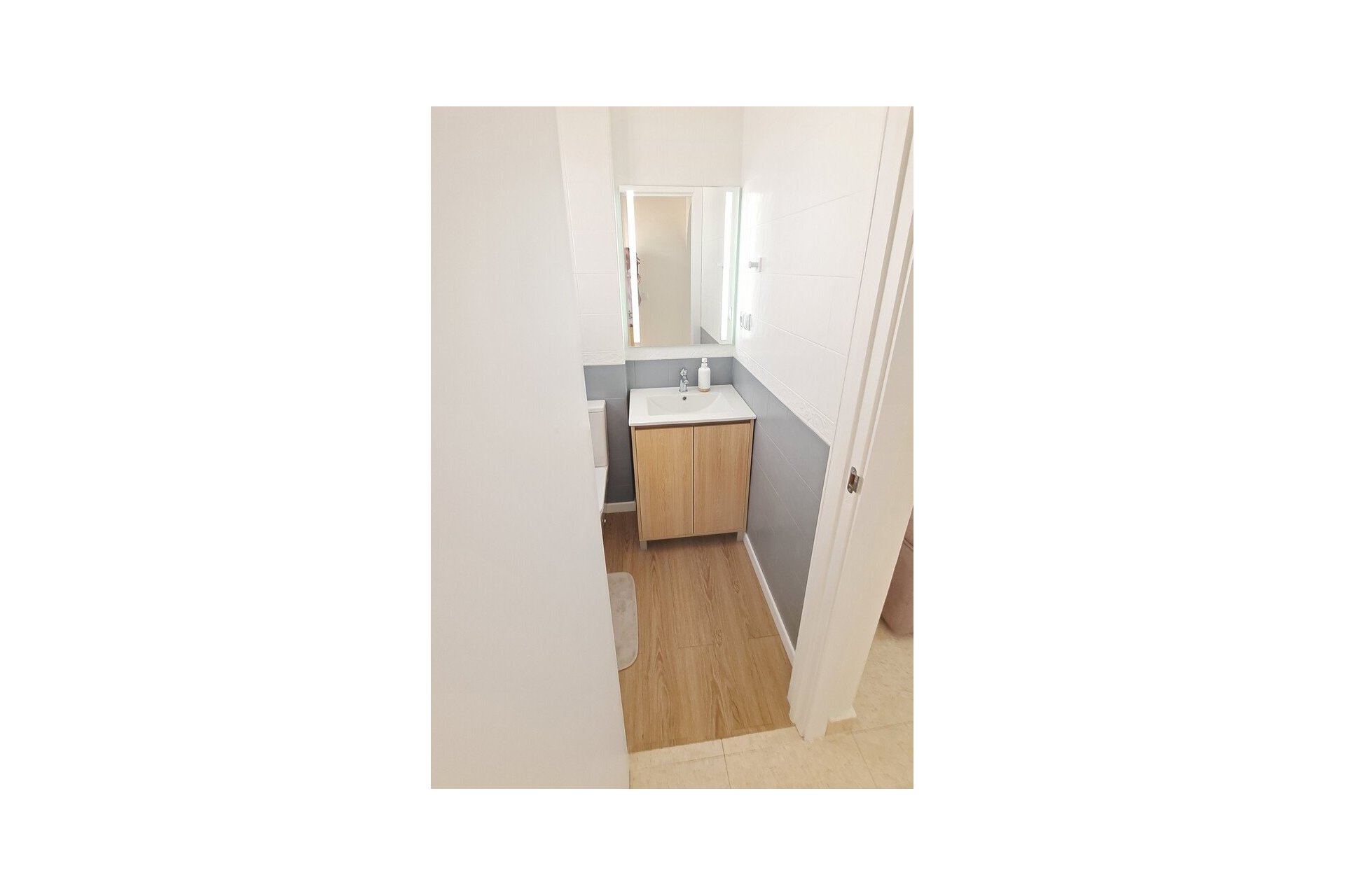 Herverkoop - Town House -
Villamartin - Las filipinas