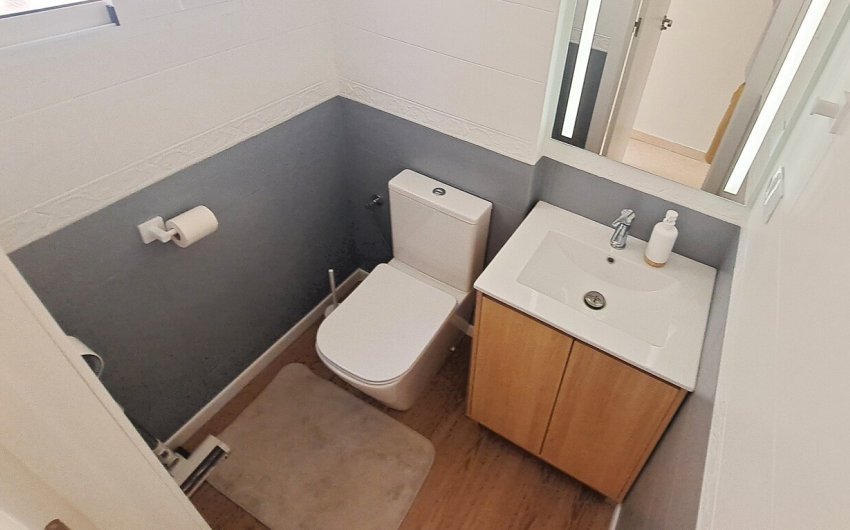 Herverkoop - Town House -
Villamartin - Las filipinas