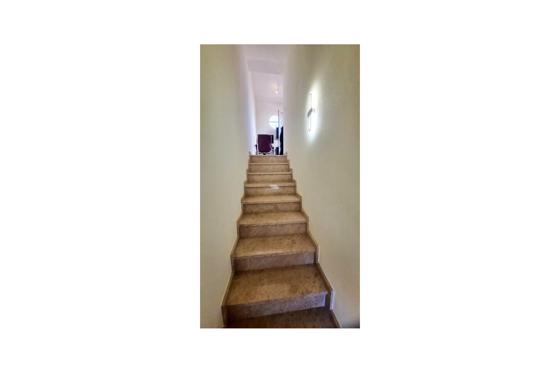 Herverkoop - Town House -
Villamartin - Las filipinas