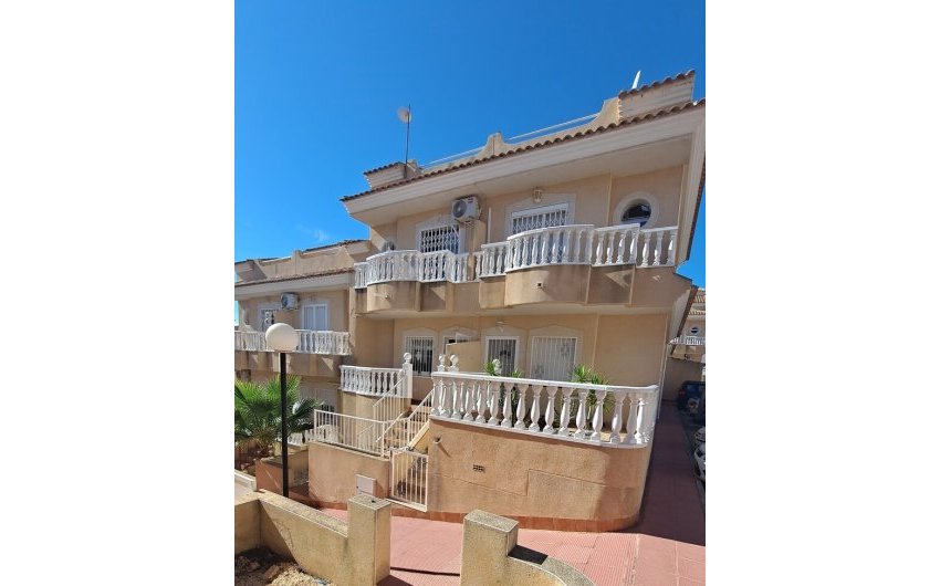 Herverkoop - Town House -
Villamartin - Las filipinas