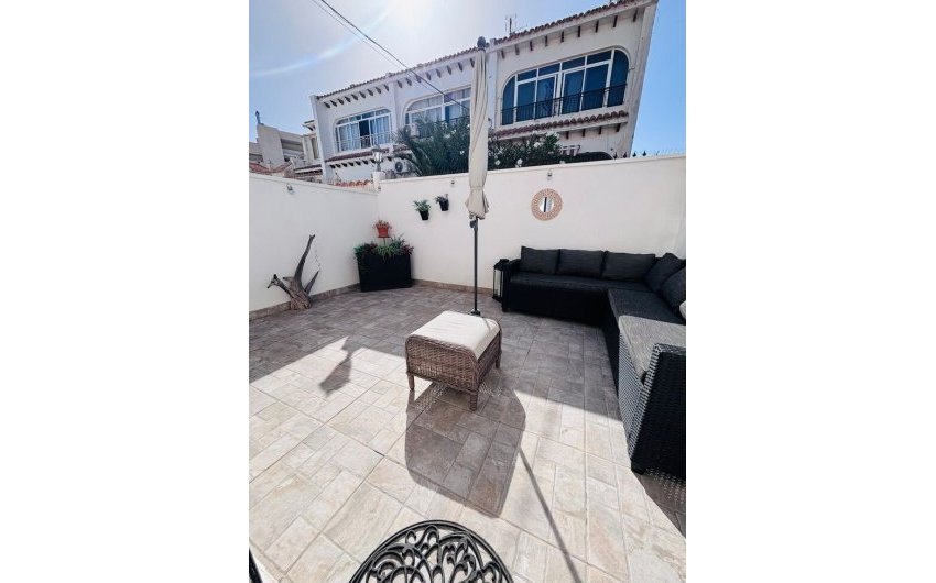 Herverkoop - Town House -
Villamartin - Orihuela Costa