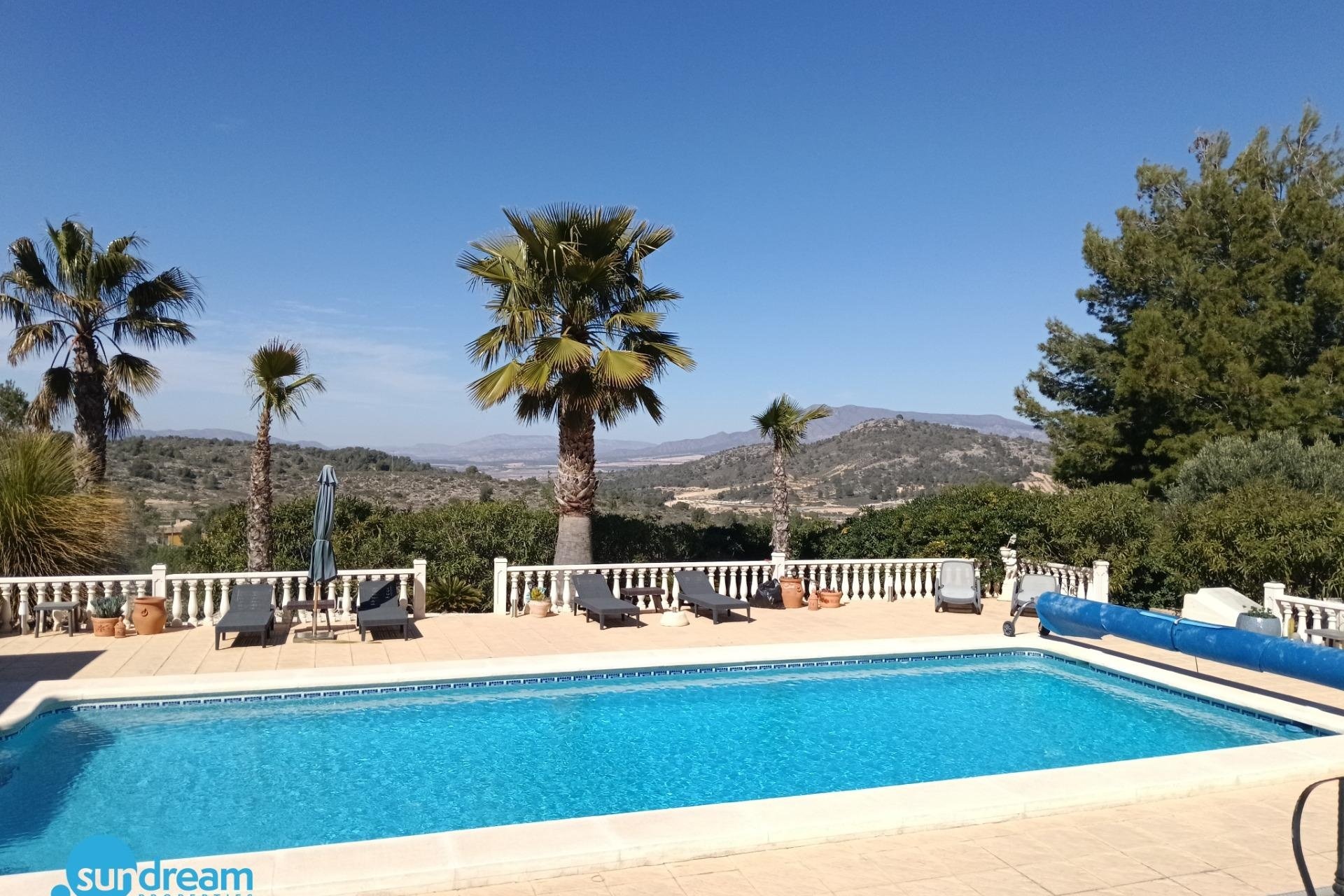 Herverkoop - Villa -
Abanilla