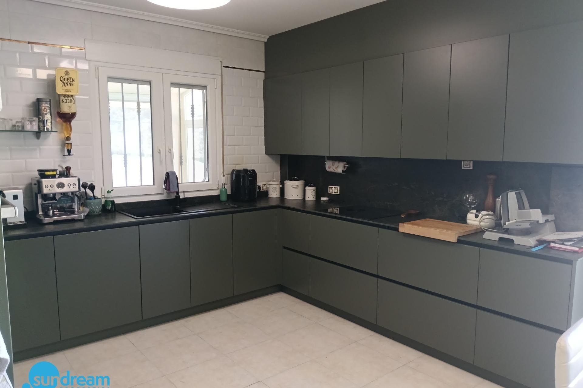 Herverkoop - Villa -
Abanilla