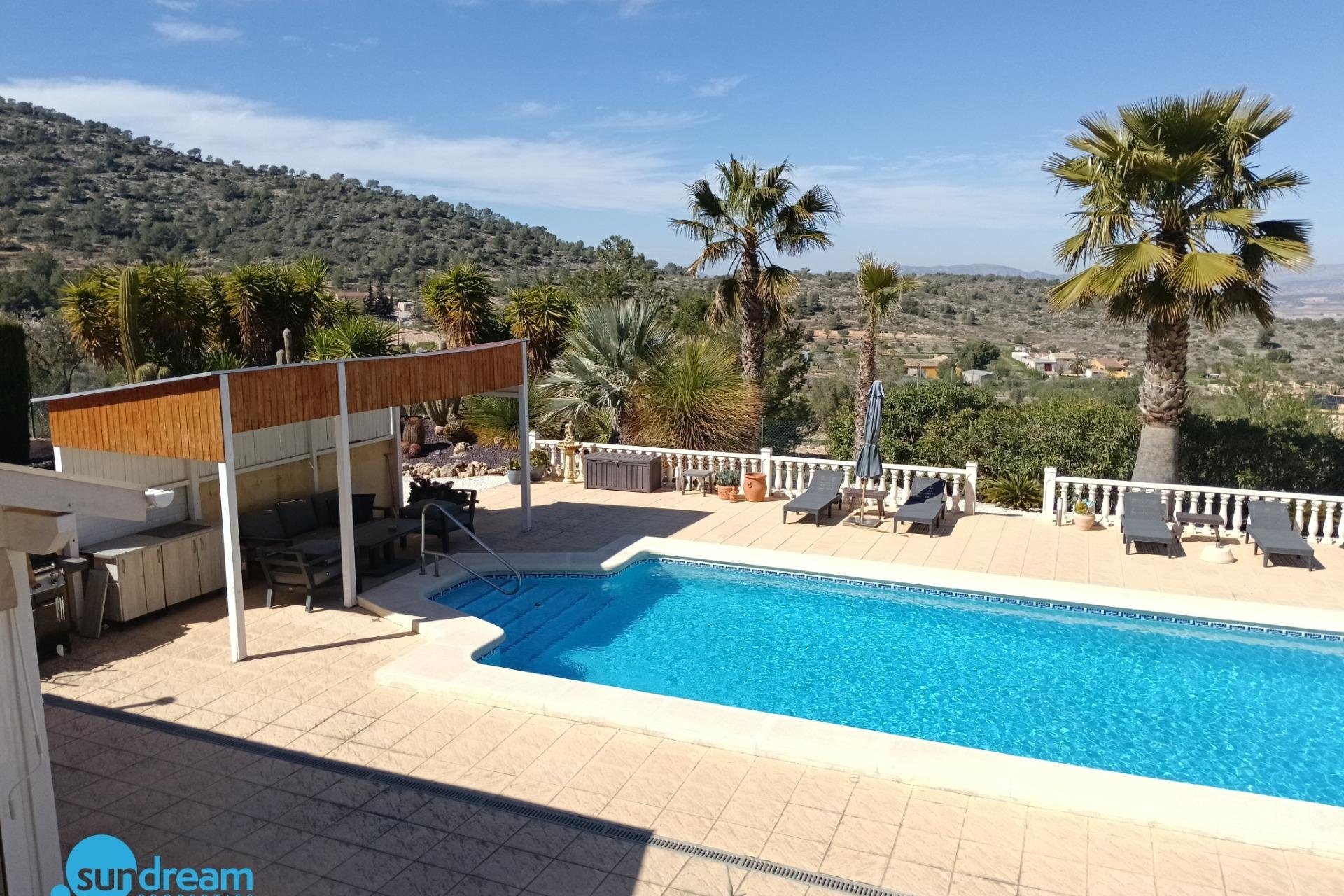 Herverkoop - Villa -
Abanilla