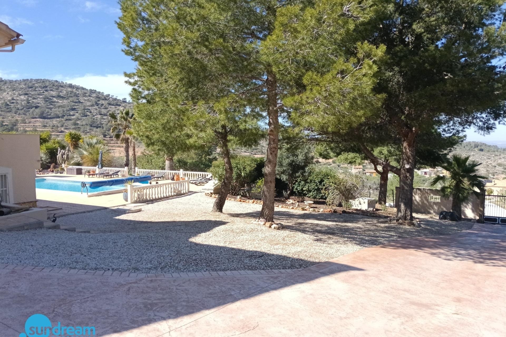 Herverkoop - Villa -
Abanilla