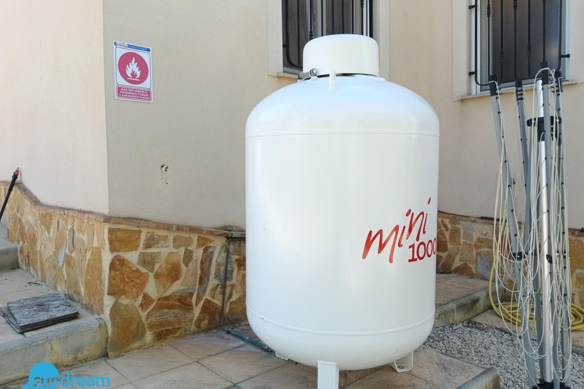 Herverkoop - Villa -
Abanilla