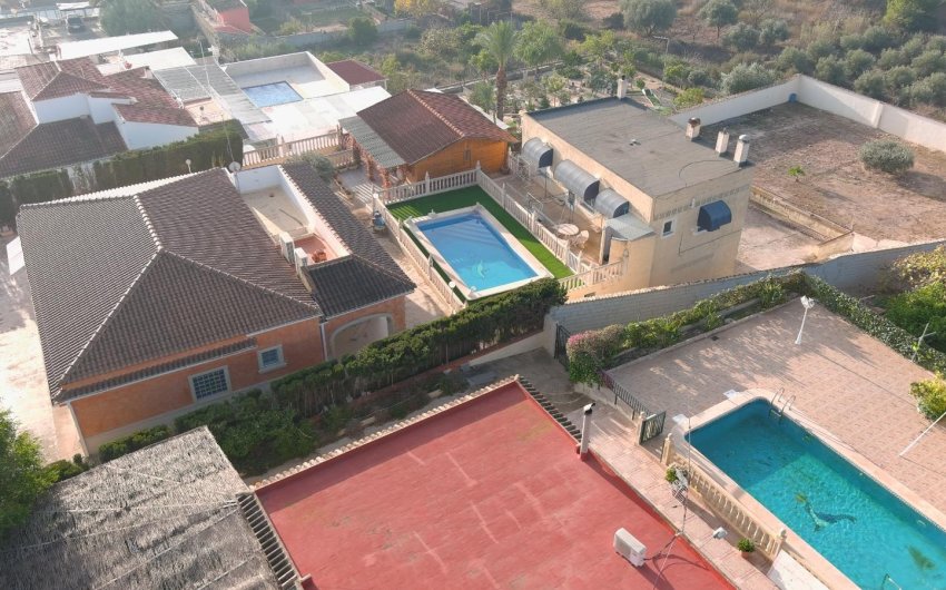 Herverkoop - Villa -
Albatera - Inland