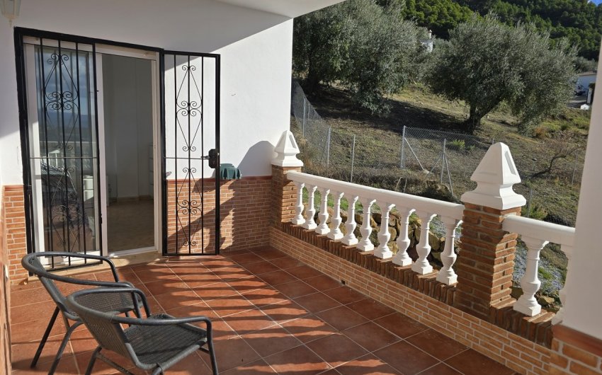 Herverkoop - Villa -
Alcaucín - Inland