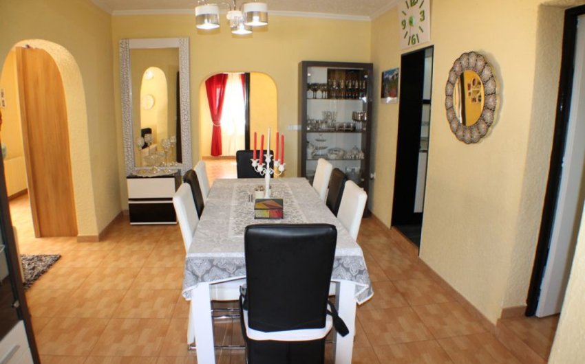 Herverkoop - Villa -
Alfas del Pí - Urbanizaciones