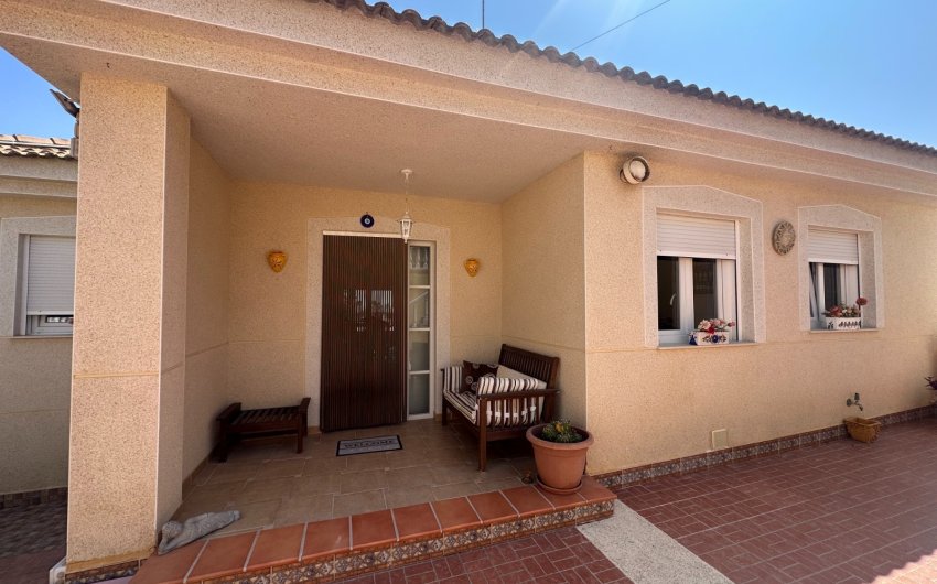 Herverkoop - Villa -
Algorfa - Inland