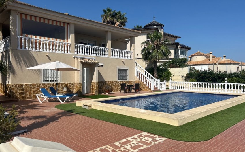 Herverkoop - Villa -
Algorfa - Inland