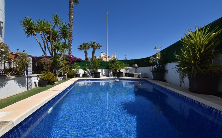 Herverkoop - Villa -
Algorfa - Inland
