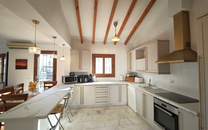 Herverkoop - Villa -
Algorfa - Inland