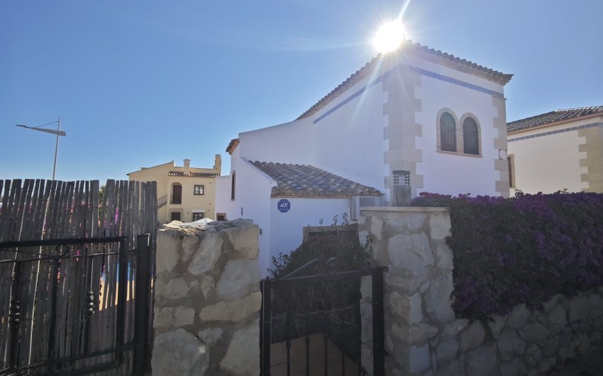 Herverkoop - Villa -
Algorfa - Inland