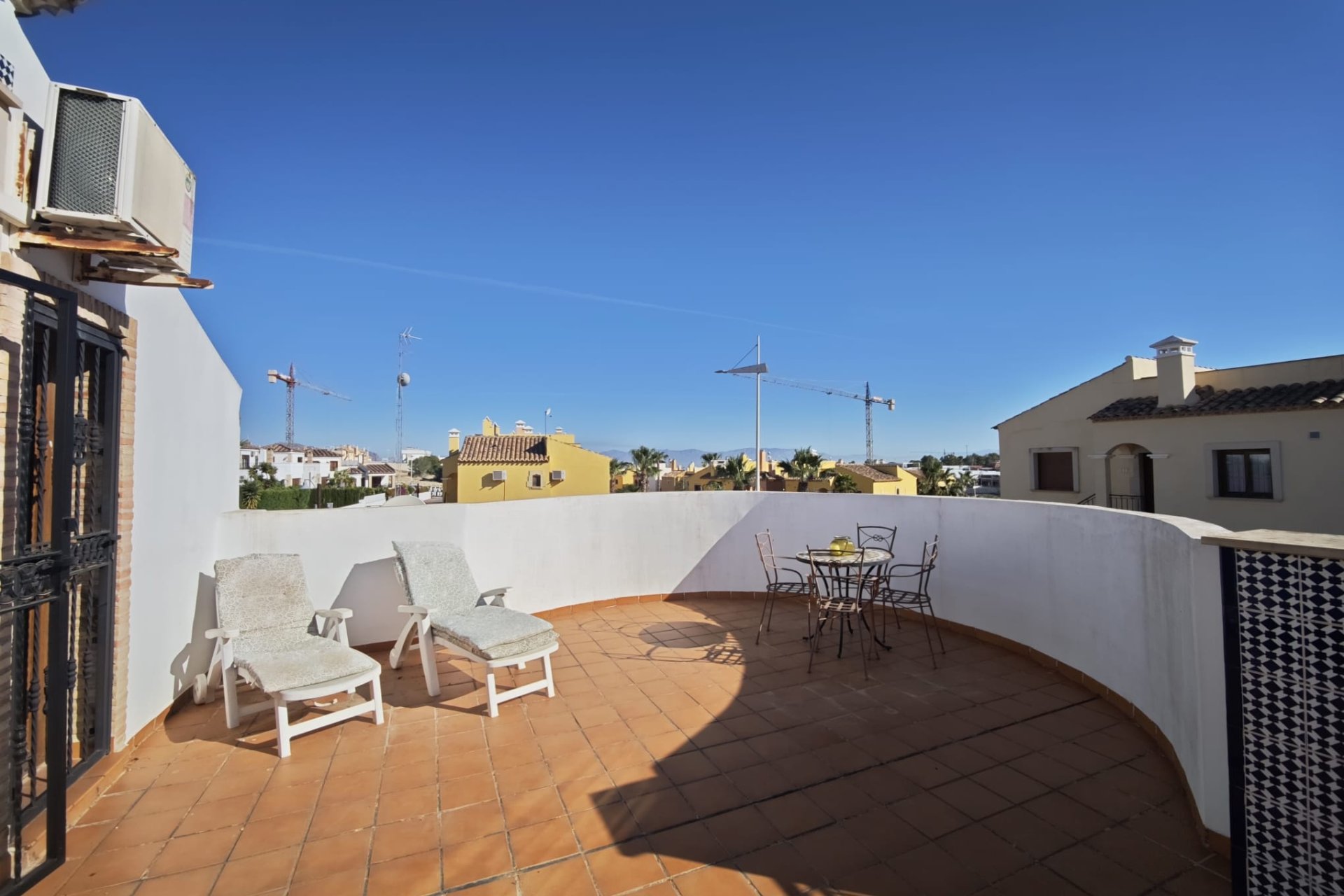 Herverkoop - Villa -
Algorfa - Inland