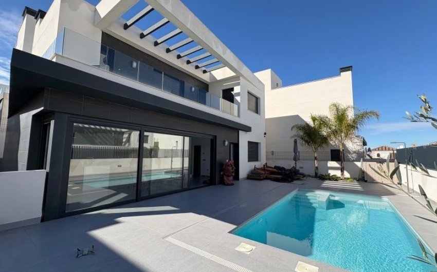 Herverkoop - Villa -
Algorfa - Inland