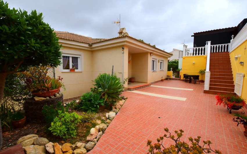 Herverkoop - Villa -
Algorfa - Inland