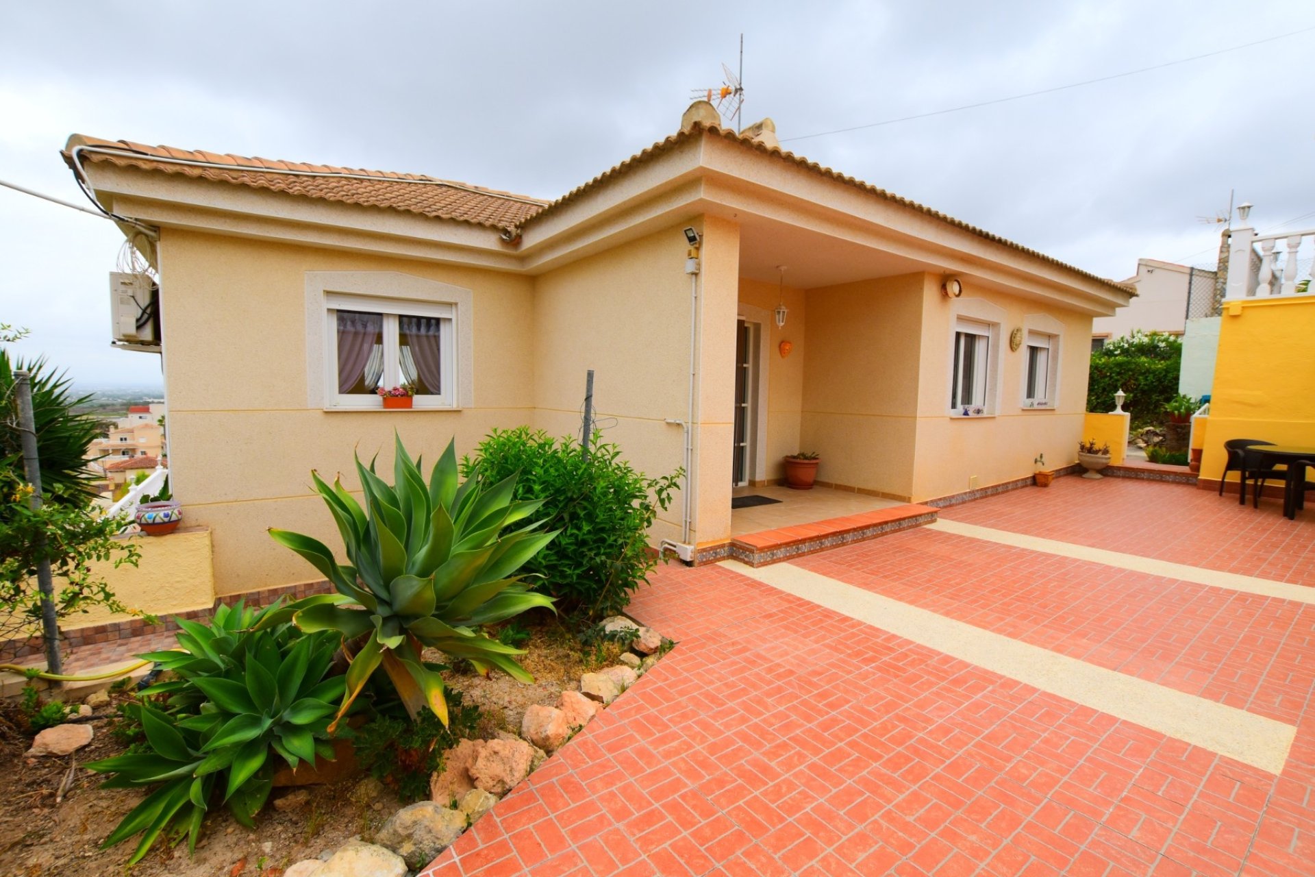 Herverkoop - Villa -
Algorfa - Inland