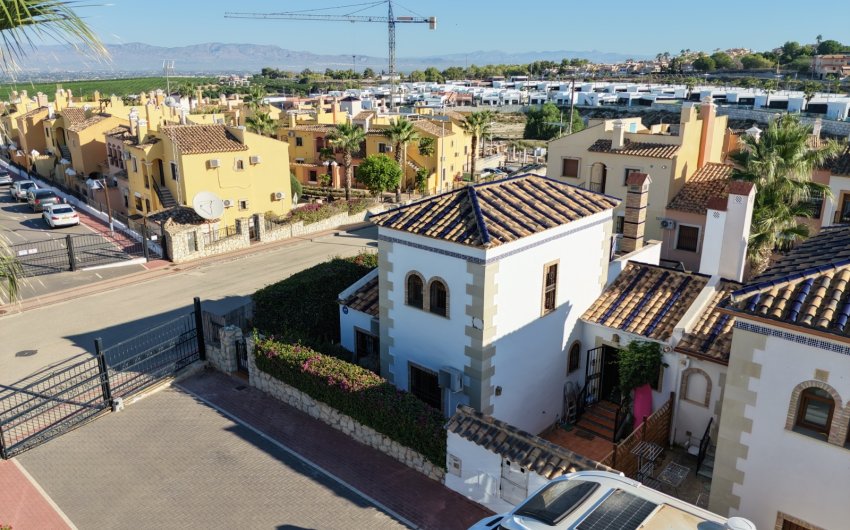 Herverkoop - Villa -
Algorfa - Inland