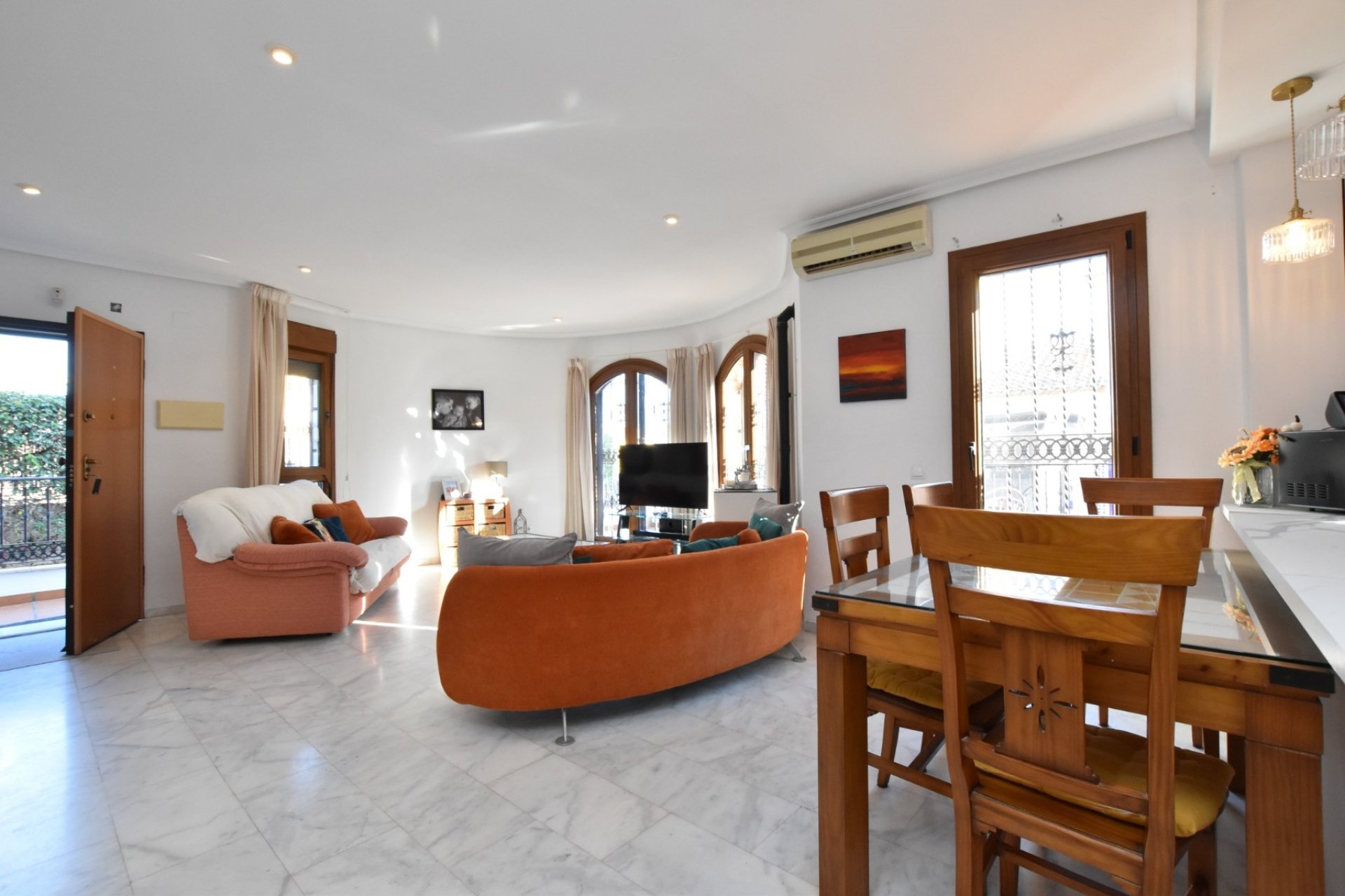 Herverkoop - Villa -
Algorfa - Inland