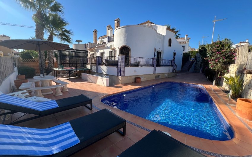 Herverkoop - Villa -
Algorfa - Inland