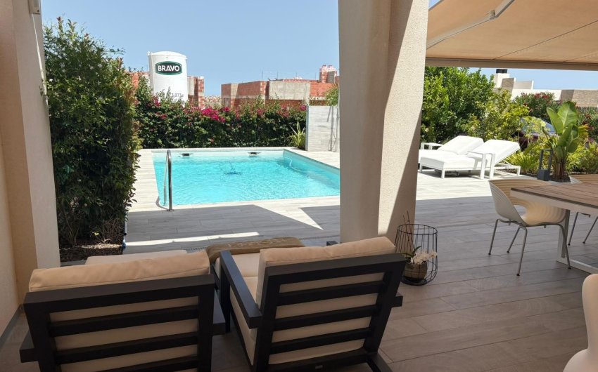 Herverkoop - Villa -
Algorfa - Inland