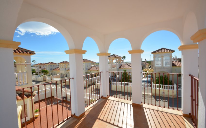 Herverkoop - Villa -
Algorfa - Inland