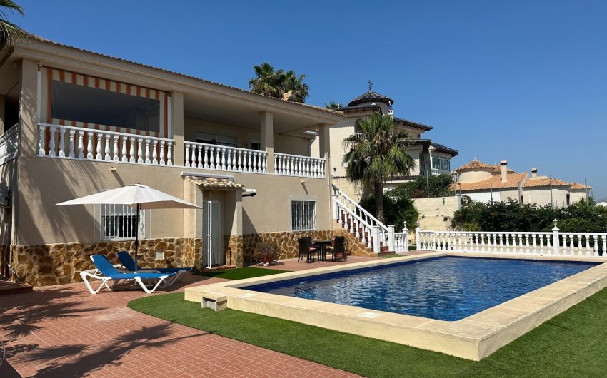 Herverkoop - Villa -
Algorfa - Inland