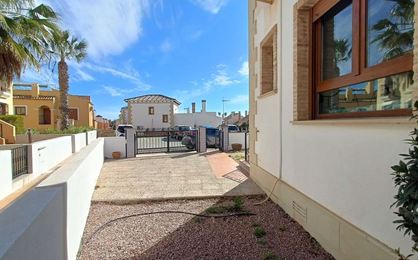 Herverkoop - Villa -
Algorfa - Inland