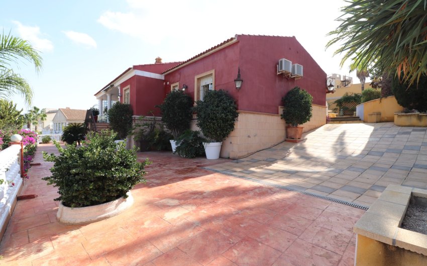 Herverkoop - Villa -
Algorfa - Lomas de La Juliana
