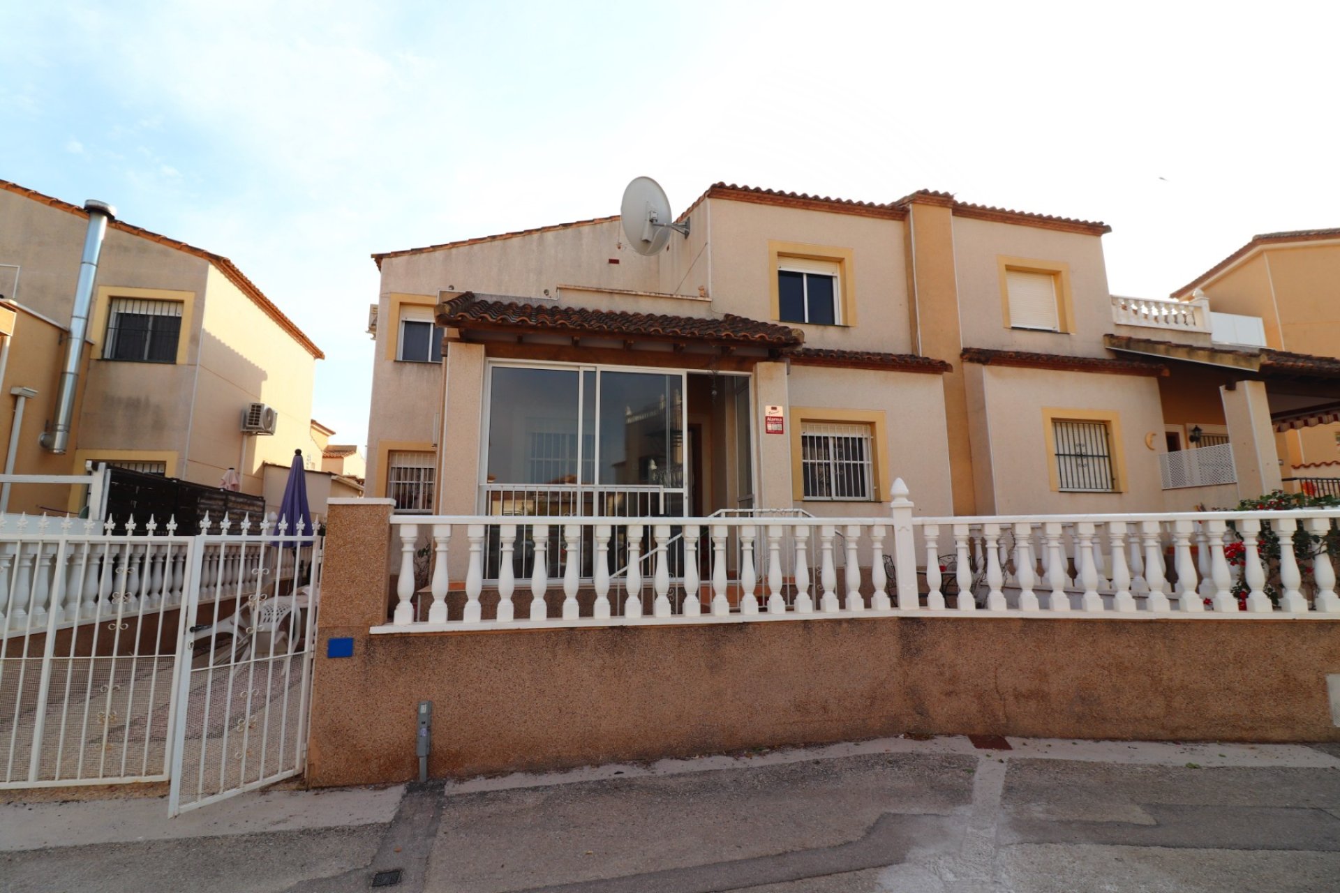 Herverkoop - Villa -
Algorfa - Montebello