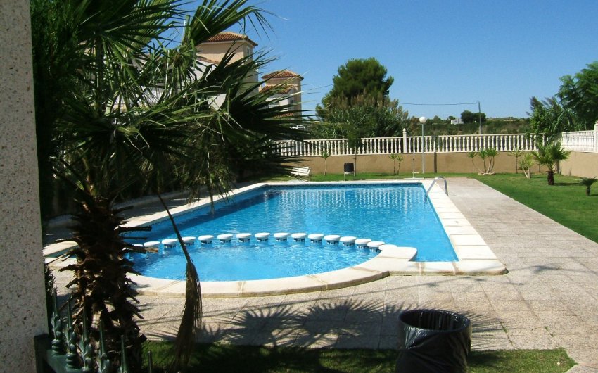 Herverkoop - Villa -
Algorfa - Montebello