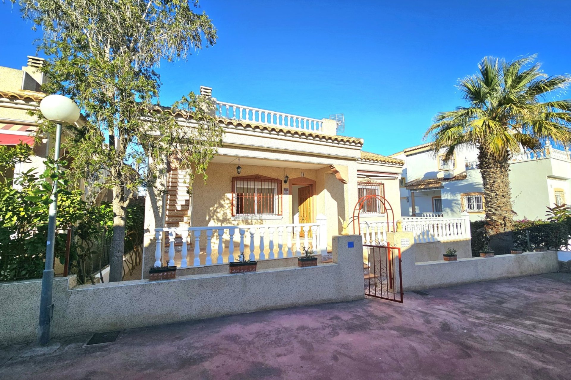 Herverkoop - Villa -
Algorfa - Montemar