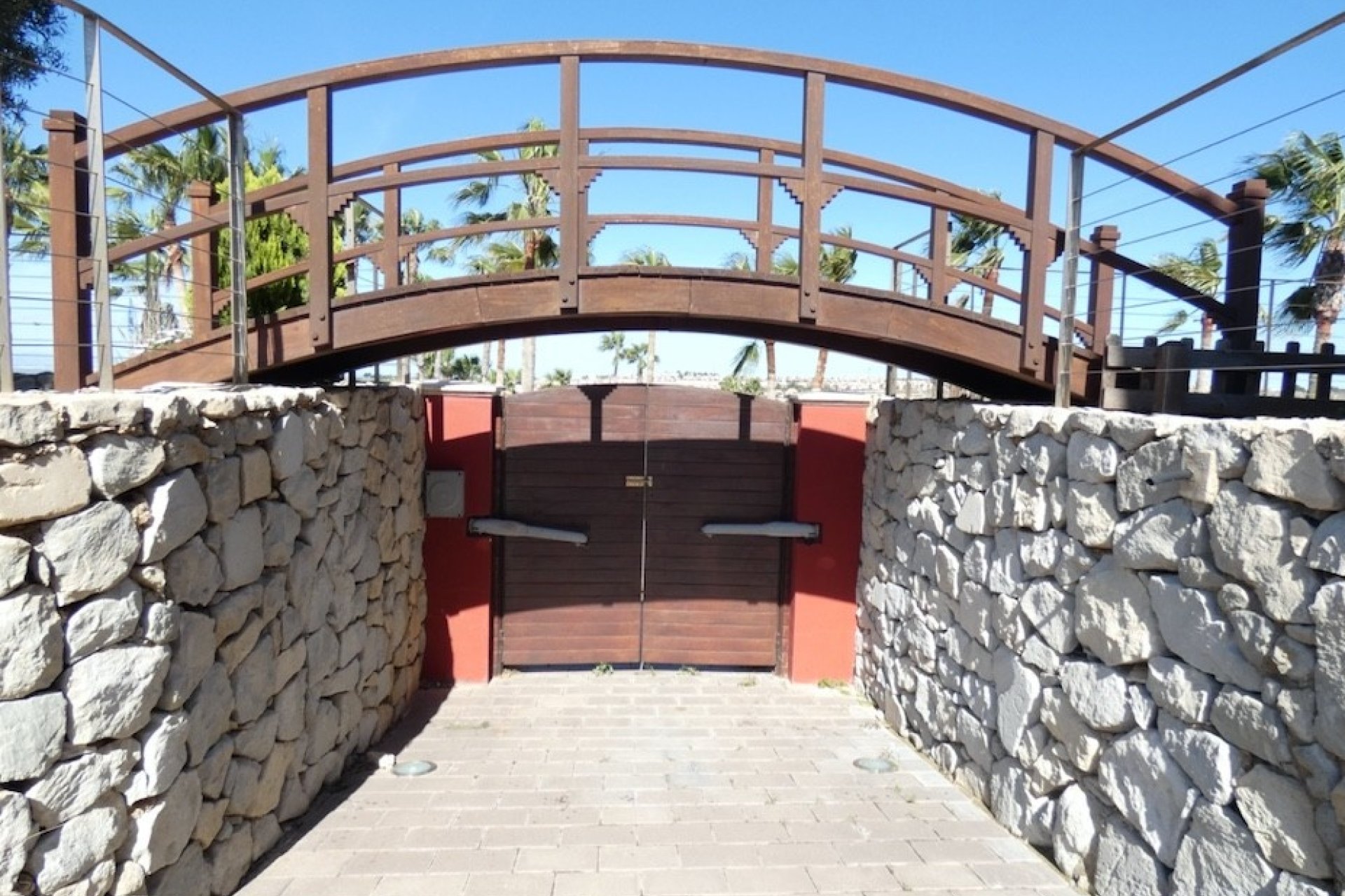 Herverkoop - Villa -
Algorfa