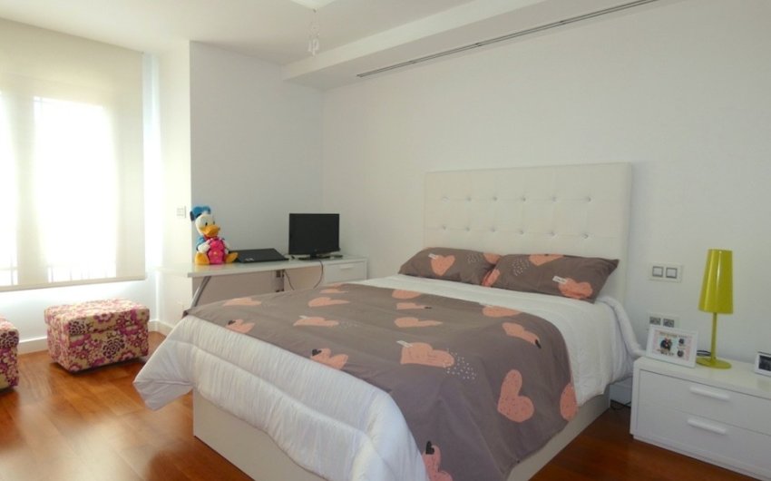 Herverkoop - Villa -
Algorfa