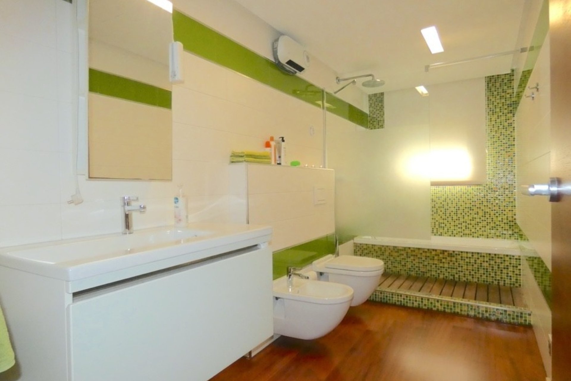 Herverkoop - Villa -
Algorfa