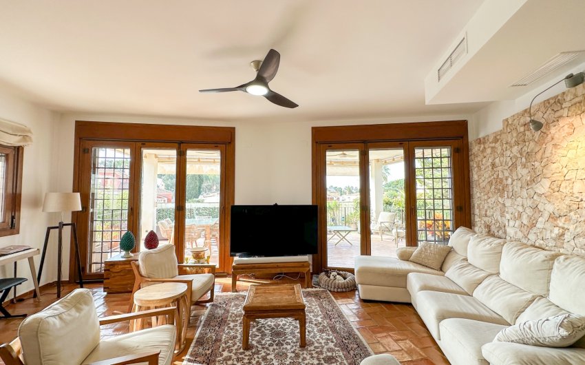 Herverkoop - Villa -
Alicante - Campoamor