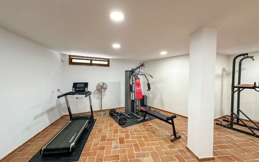 Herverkoop - Villa -
Alicante - Campoamor