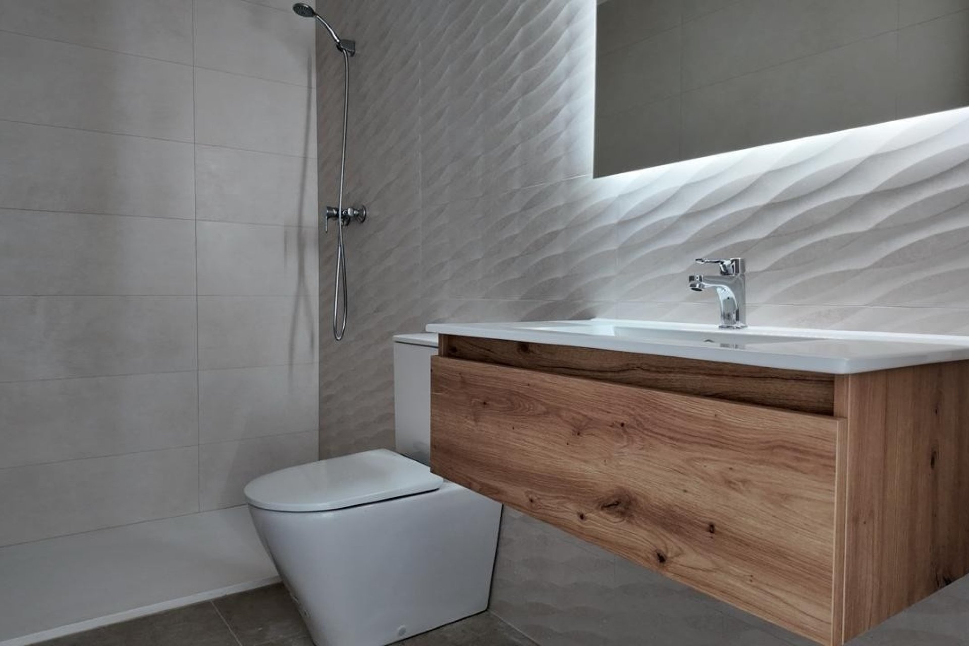 Herverkoop - Villa -
Alicante - Vistahermosa